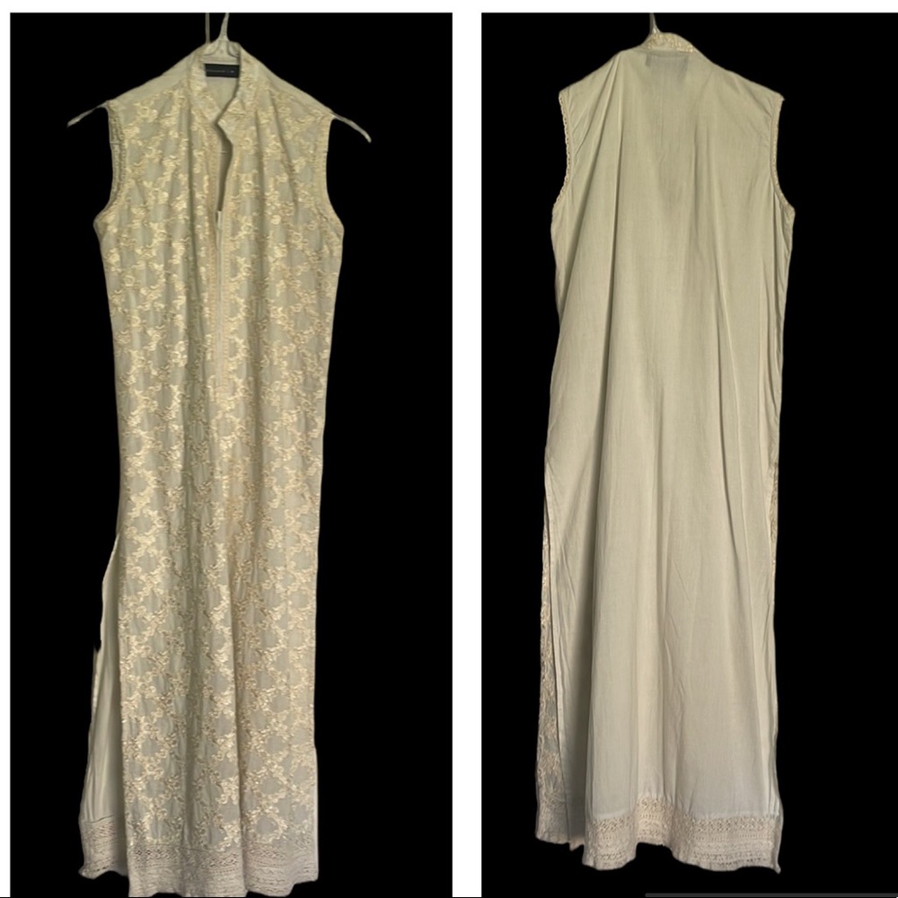 Vintage Simple white kurti/long tunic with full embroidery.